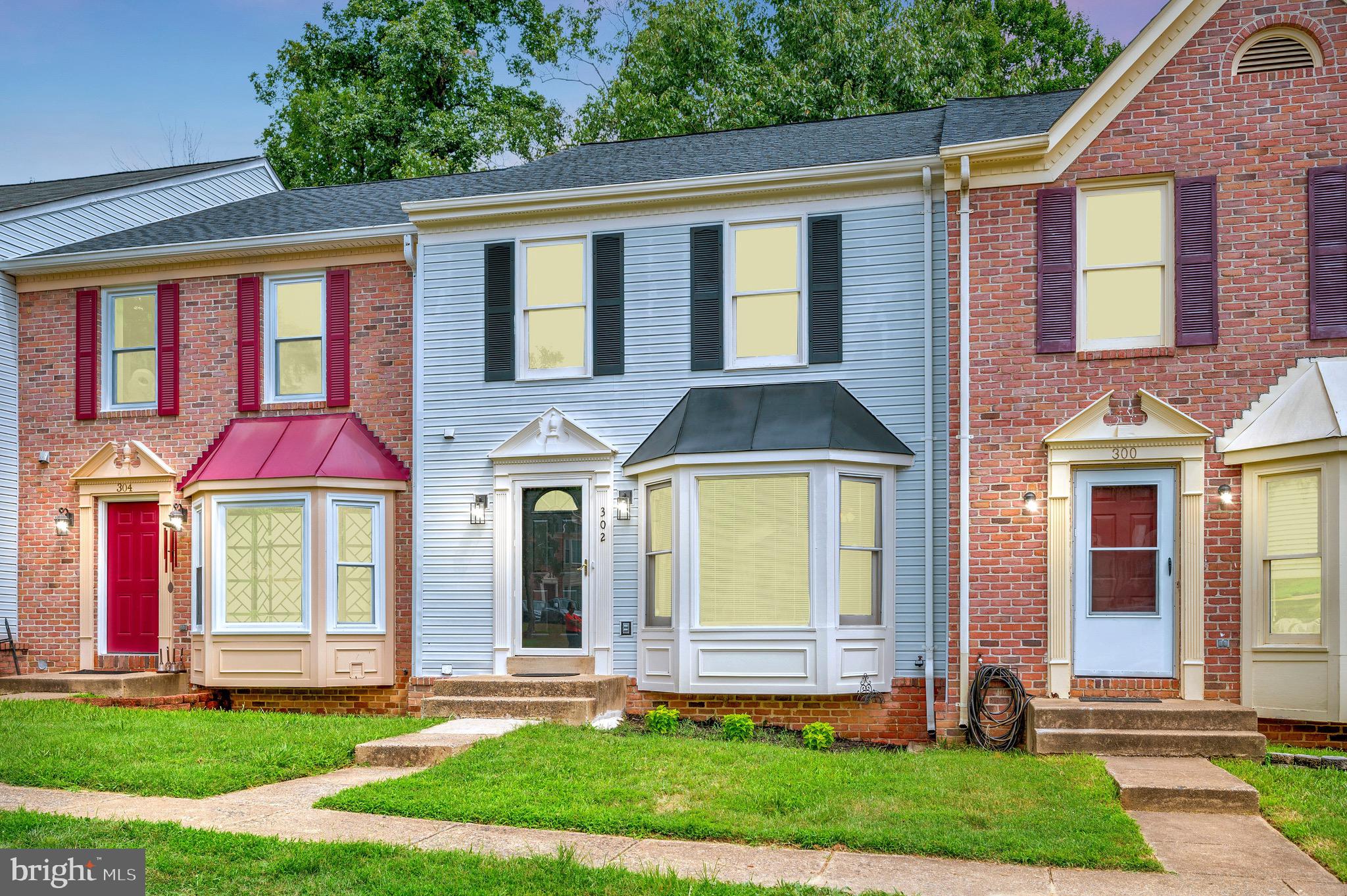 302 Castlebury Ct