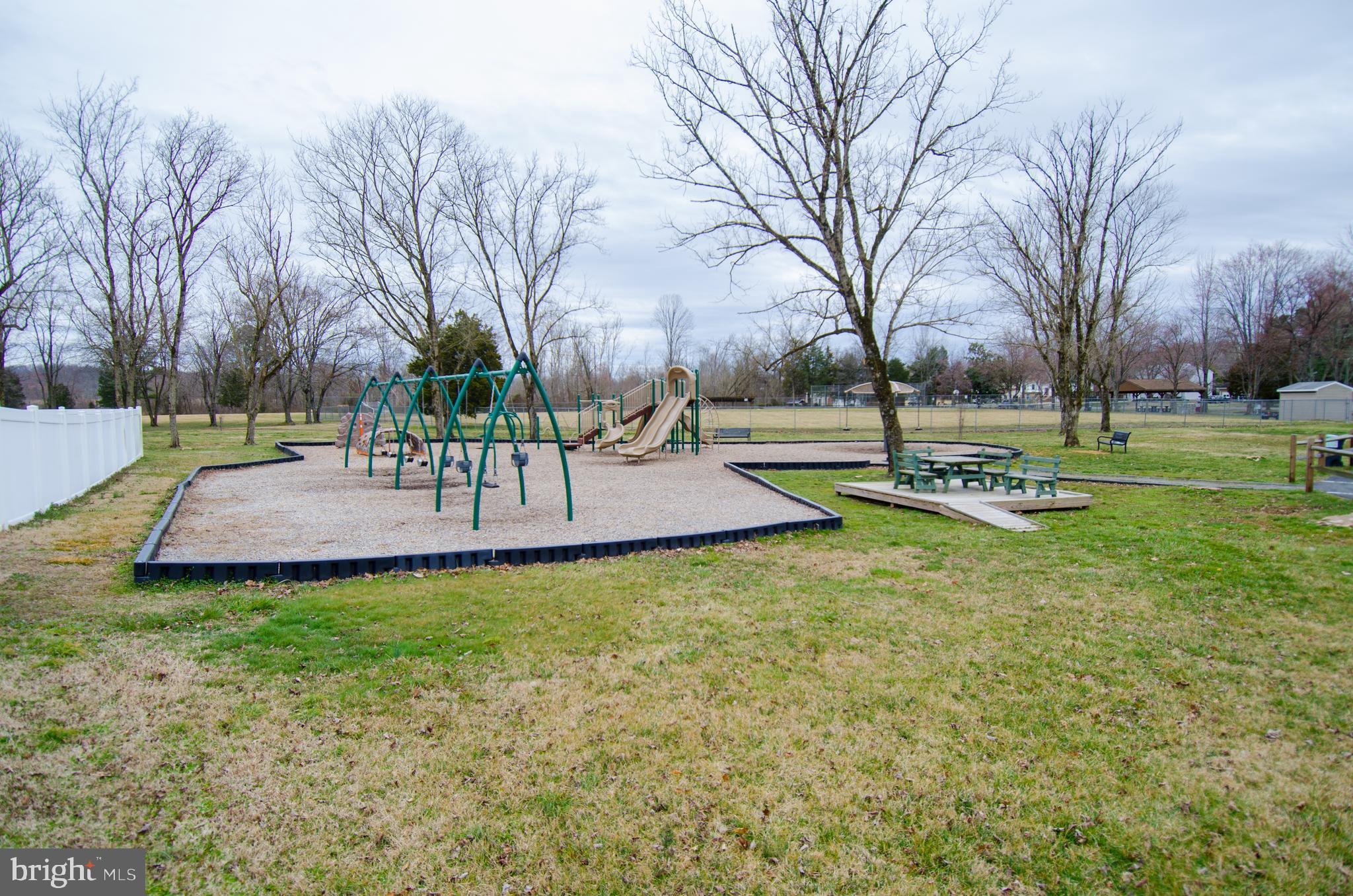 2040 Dewey Dr