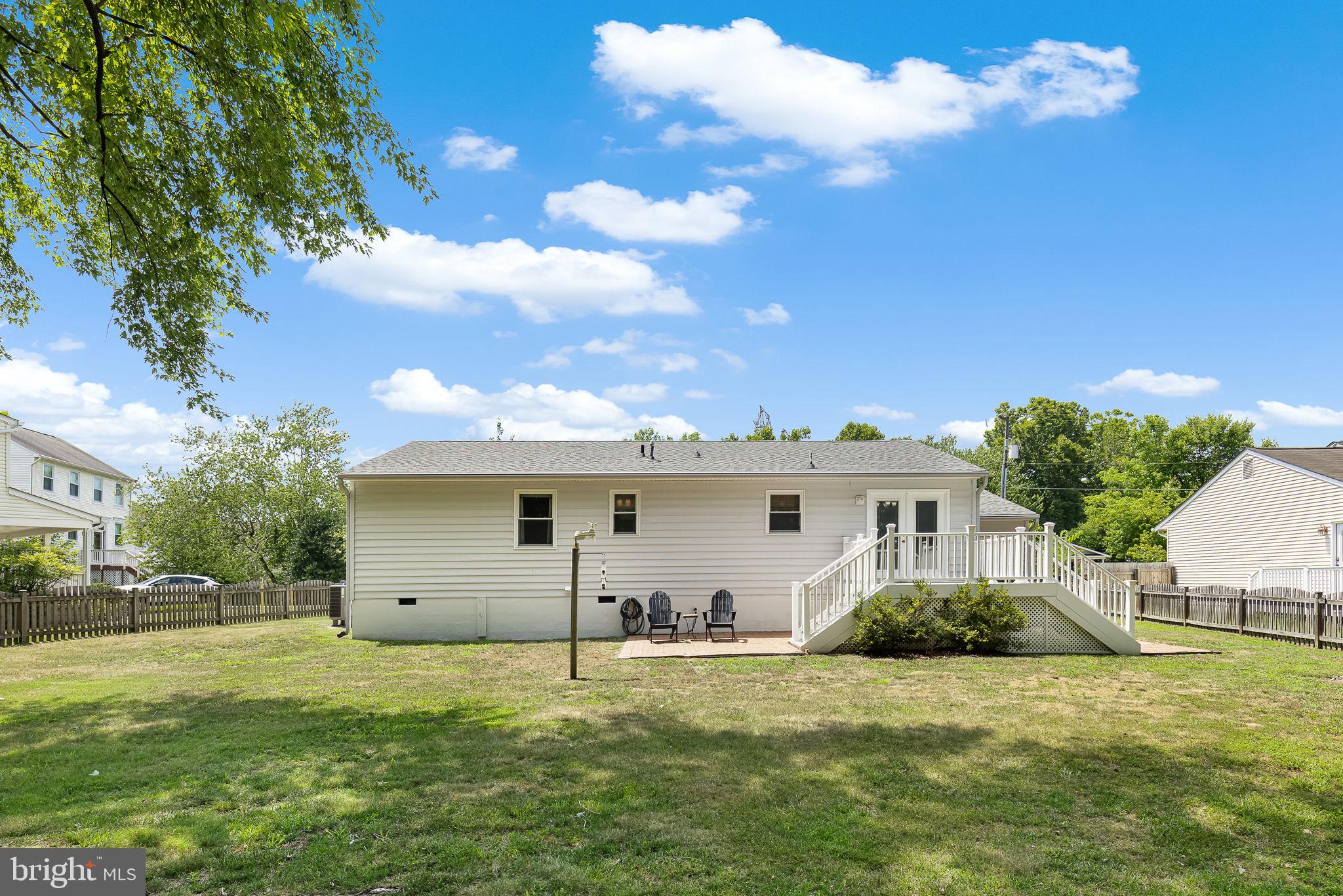 2040 Dewey Dr