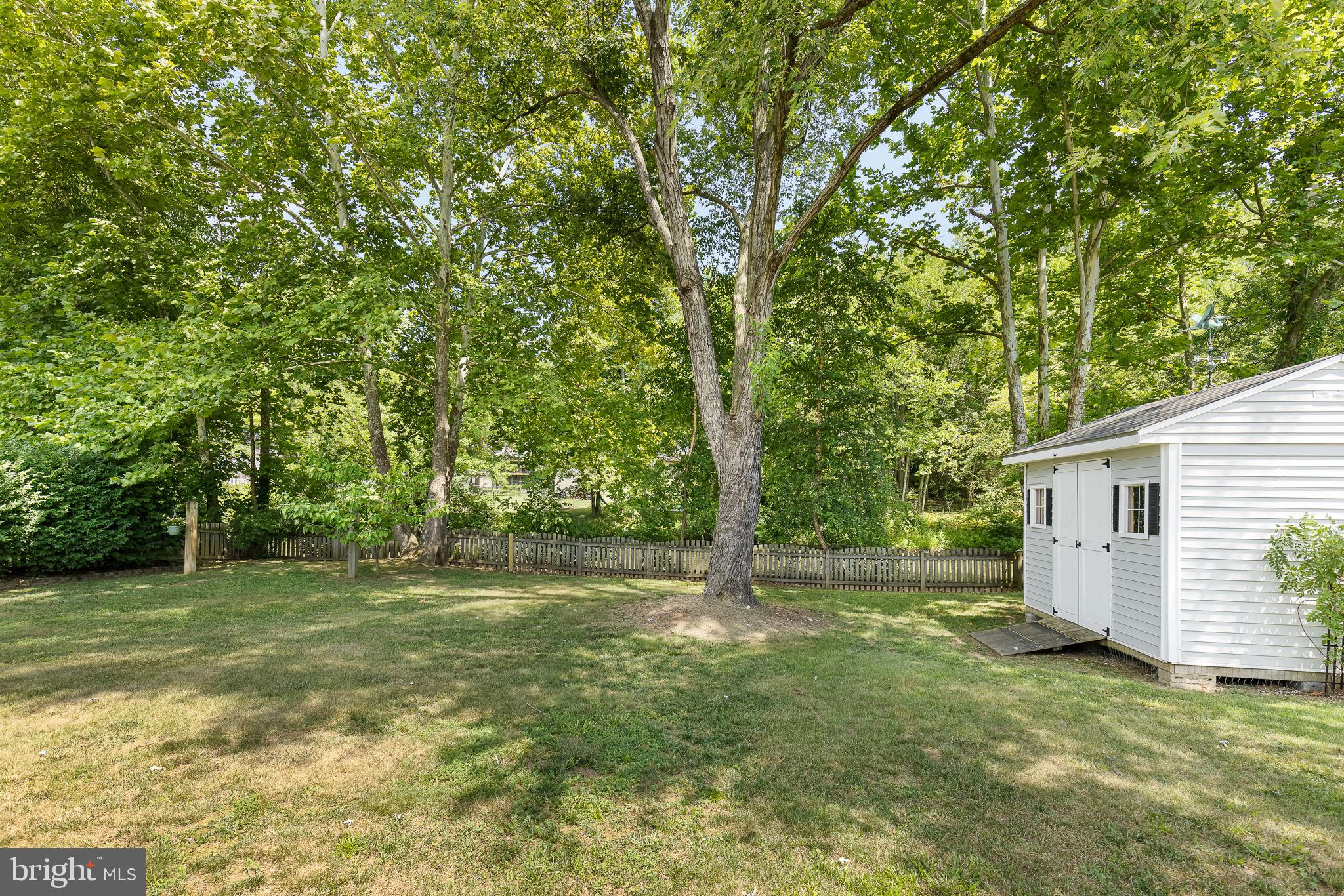 2040 Dewey Dr