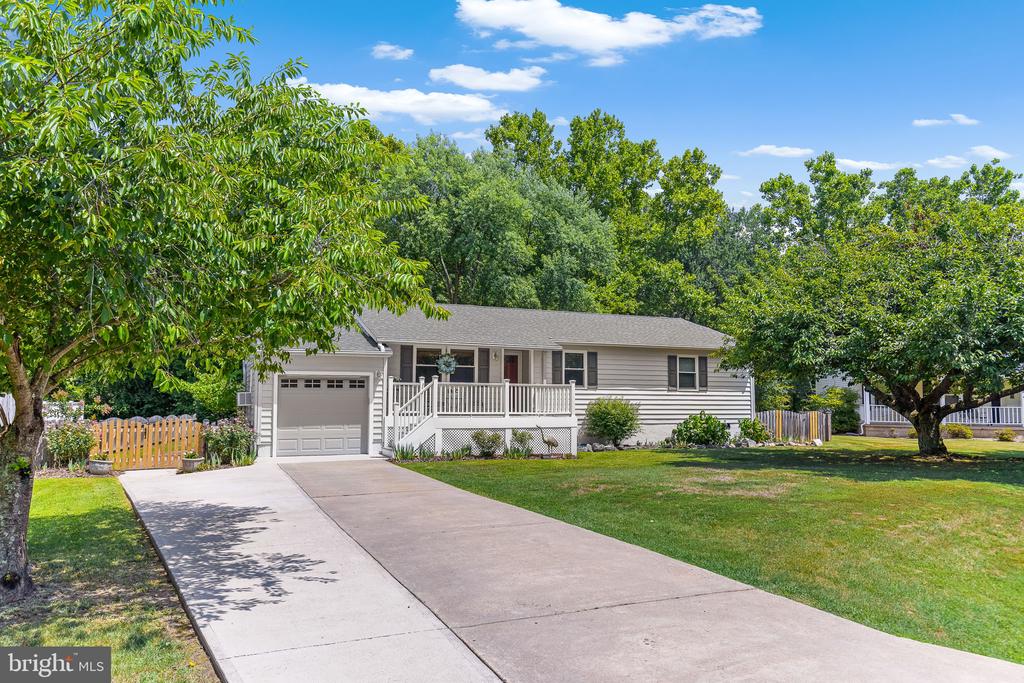 2040 Dewey Dr