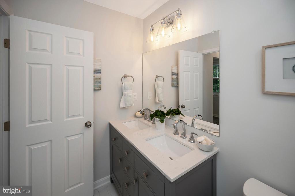 210 Crows Nest Cove
