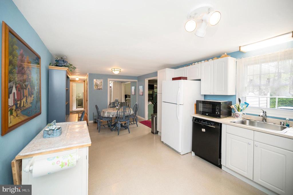 1 Burnt Oak Ln