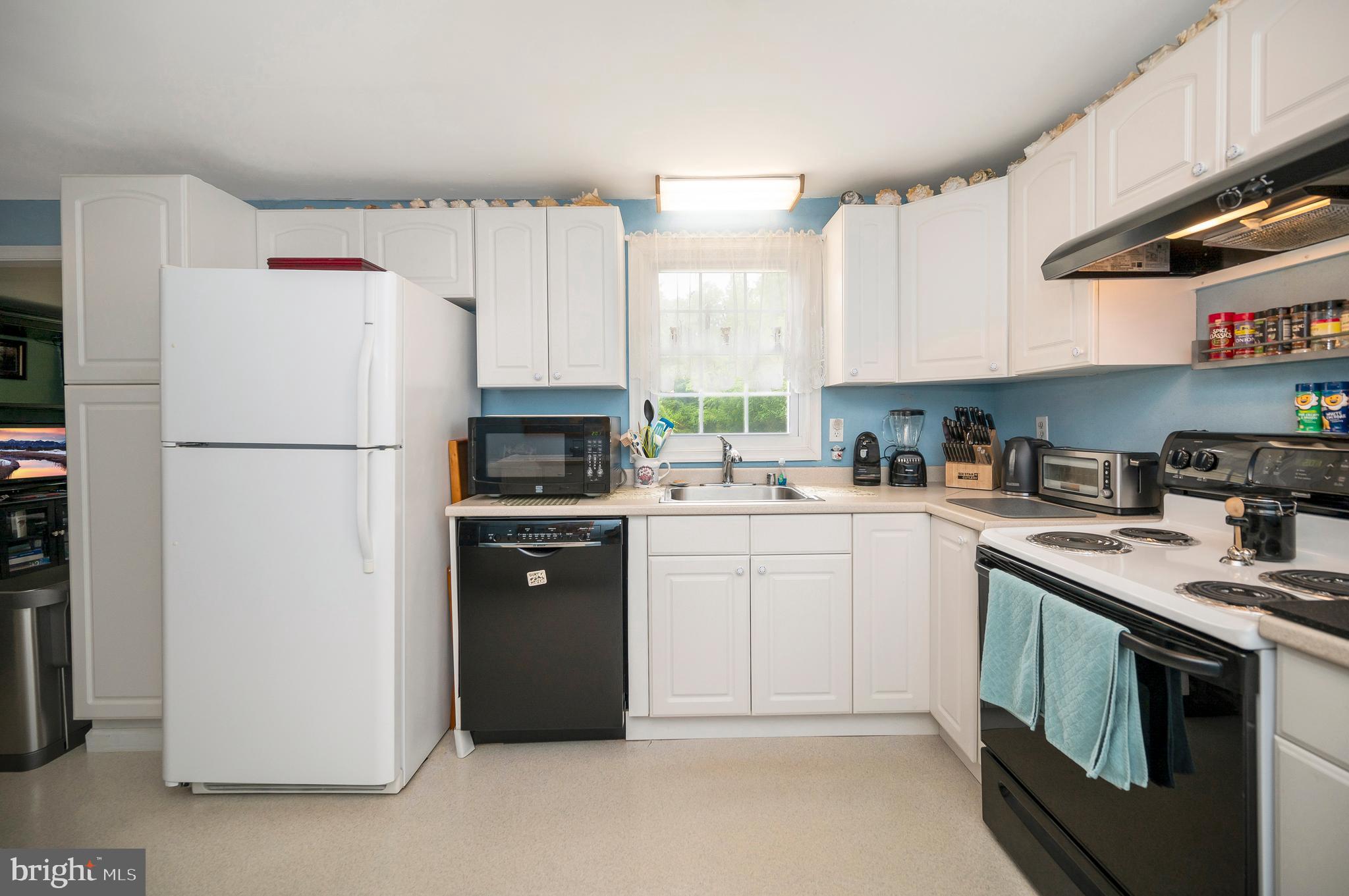 1 Burnt Oak Ln