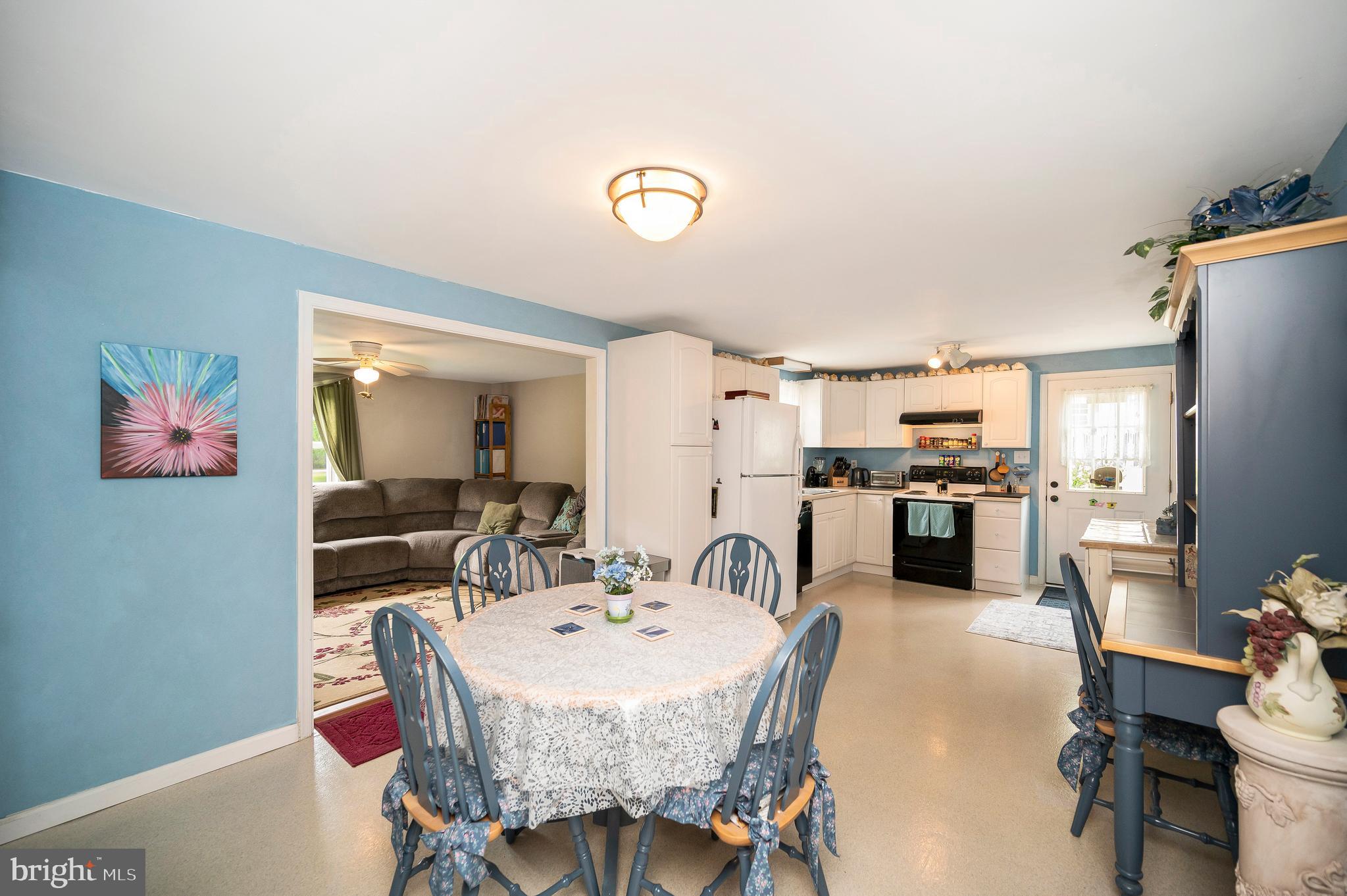 1 Burnt Oak Ln