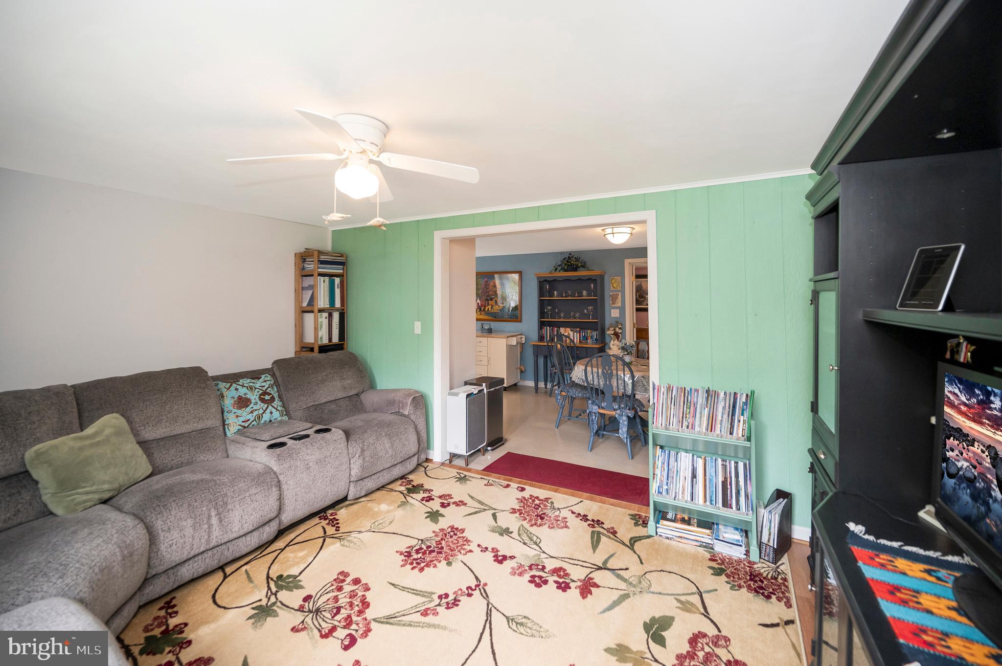 1 Burnt Oak Ln