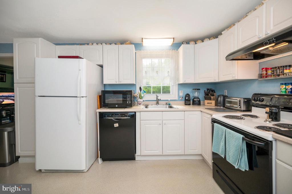 1 Burnt Oak Ln