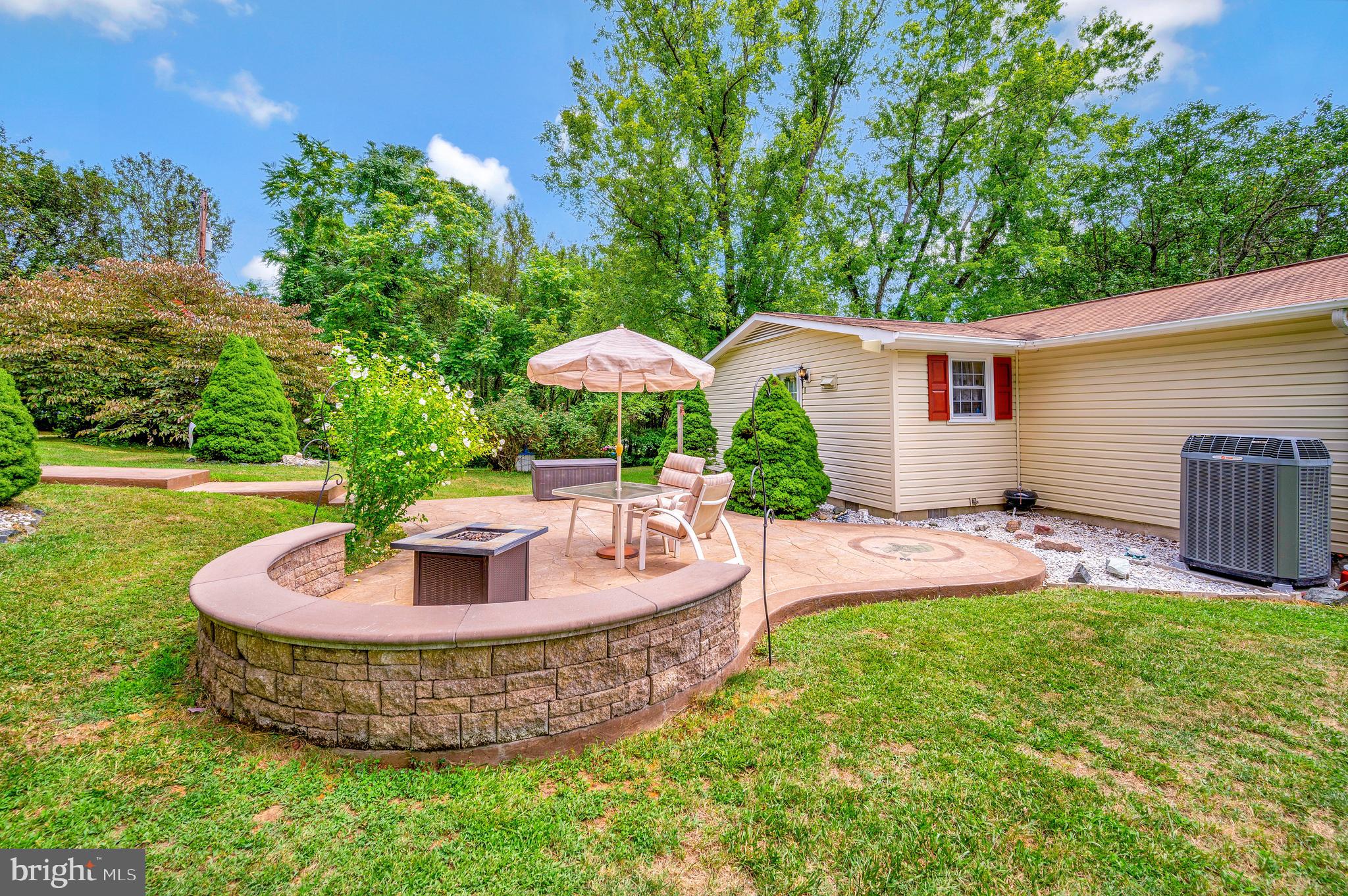 1 Burnt Oak Ln