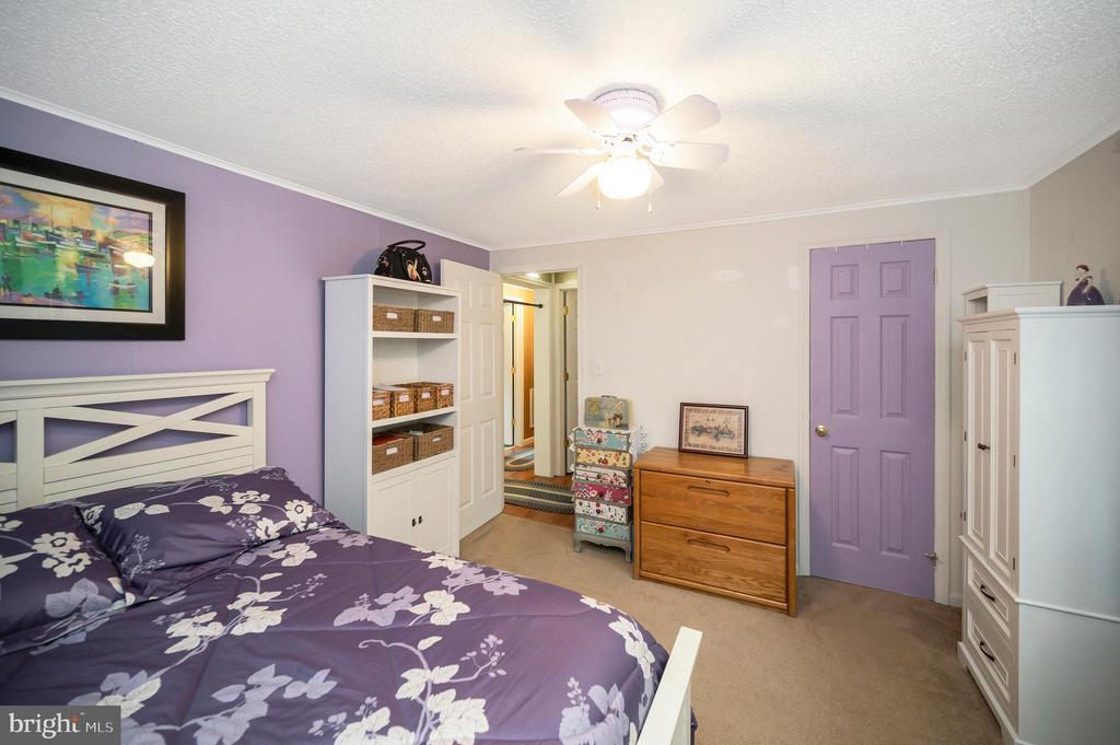 1 Burnt Oak Ln