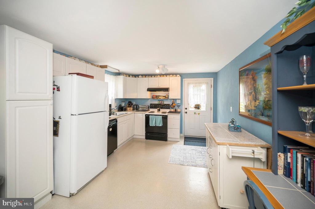 1 Burnt Oak Ln