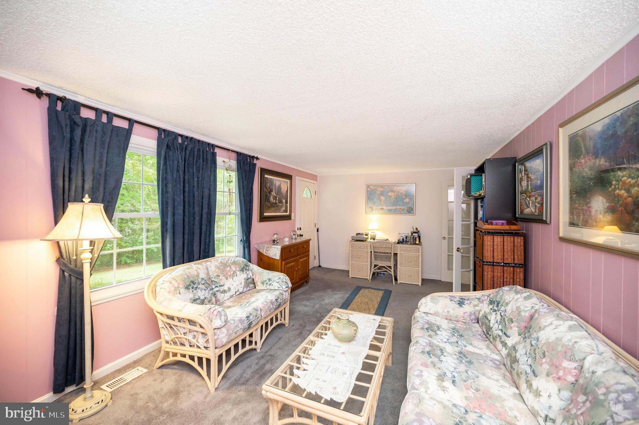 1 Burnt Oak Ln