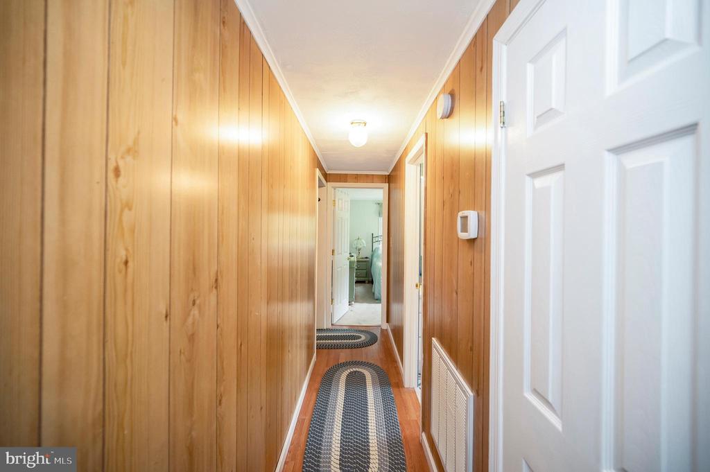 1 Burnt Oak Ln