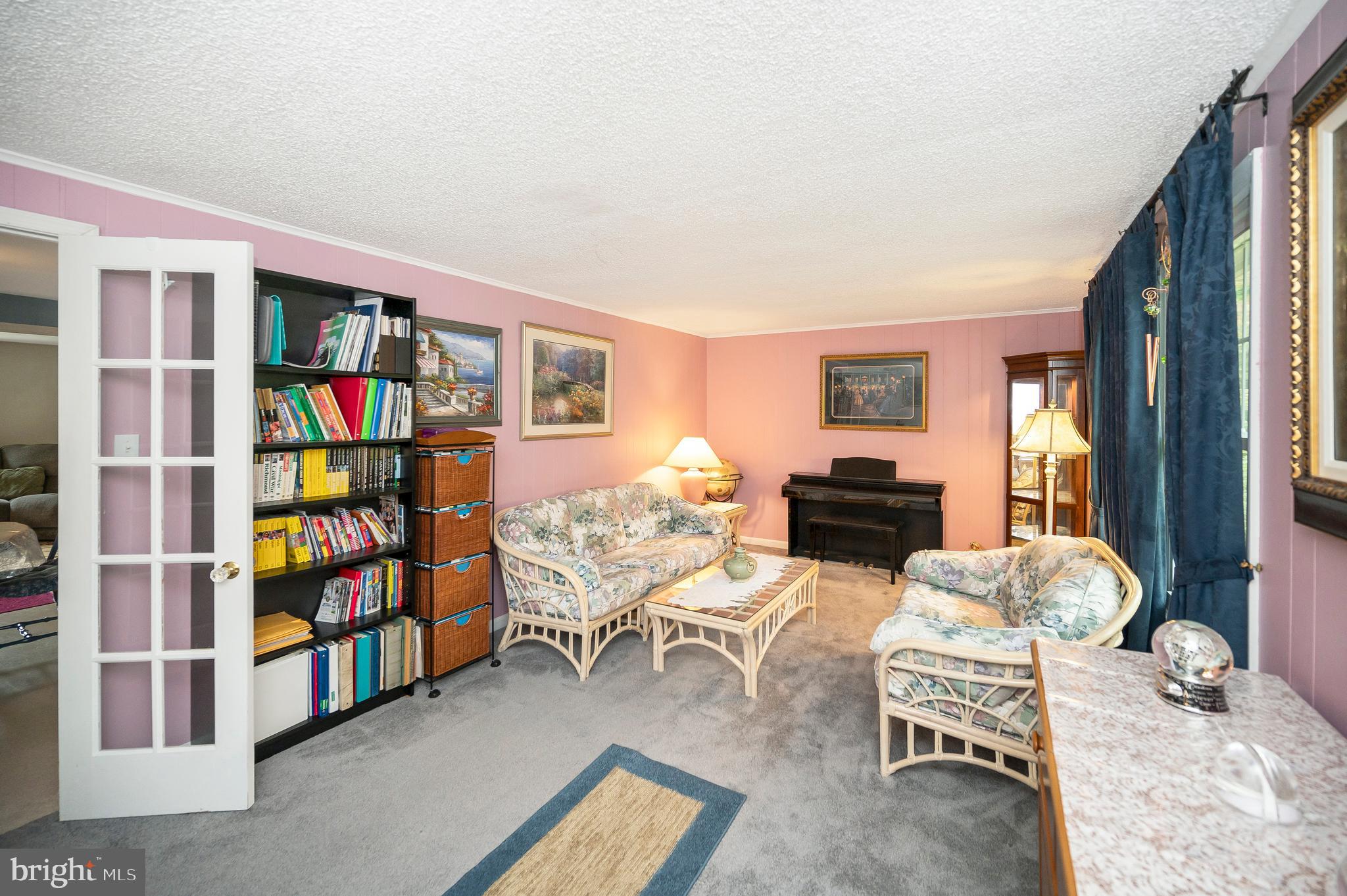 1 Burnt Oak Ln