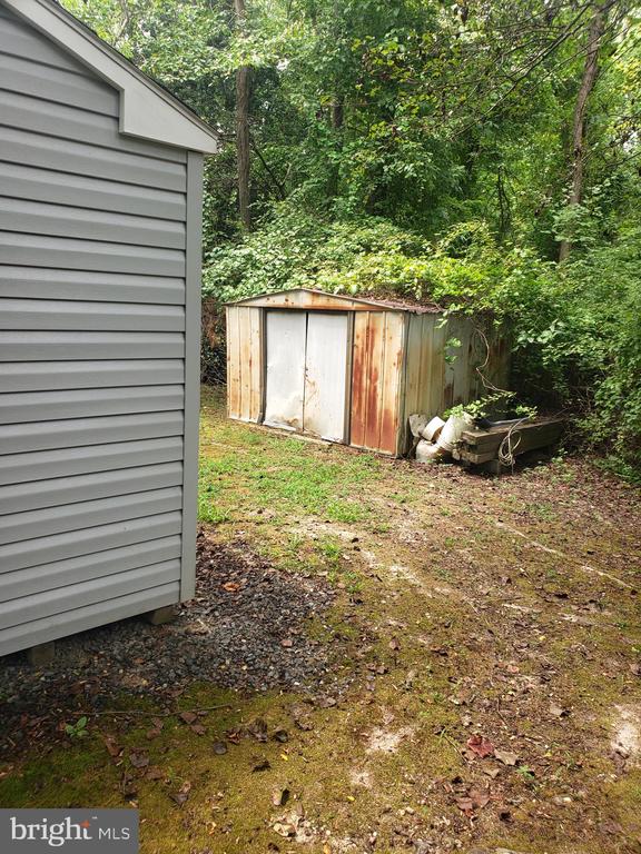 1 Burnt Oak Ln