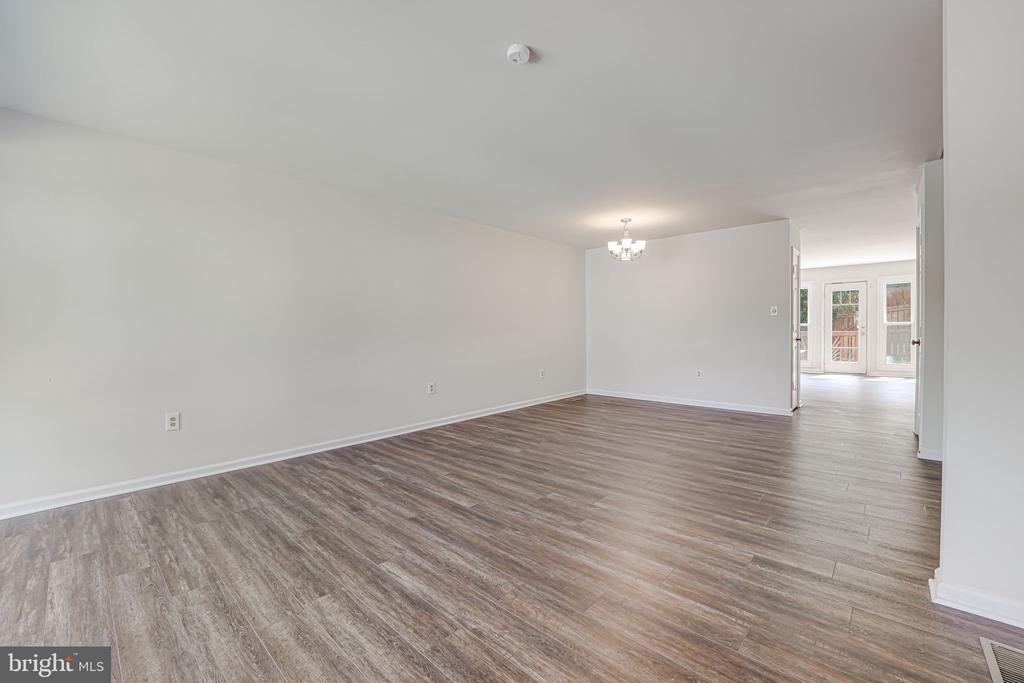 307 TWIN BROOK LANE