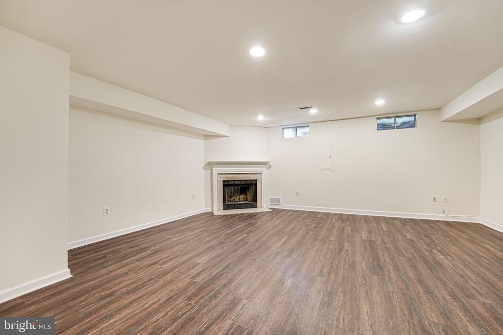 307 TWIN BROOK LANE