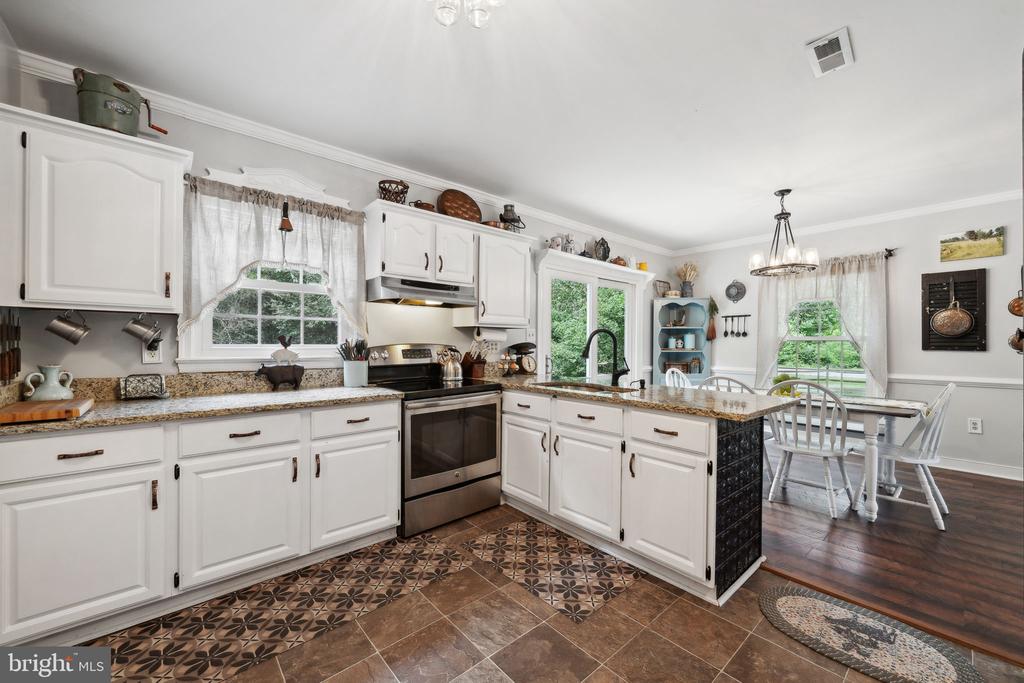 1218 White Oak Rd