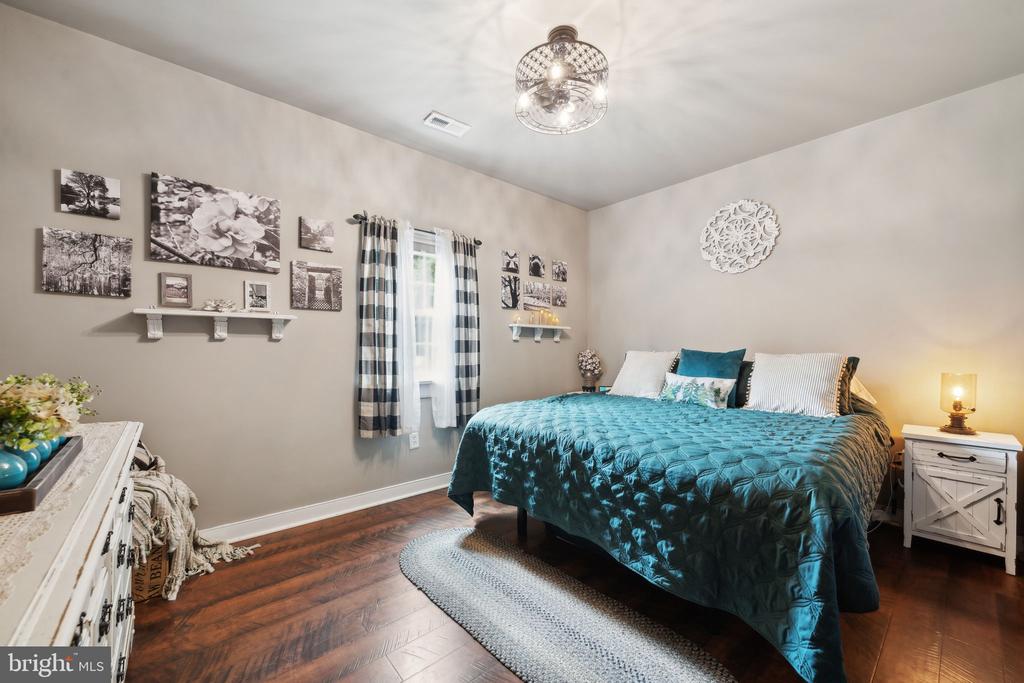 1218 White Oak Rd