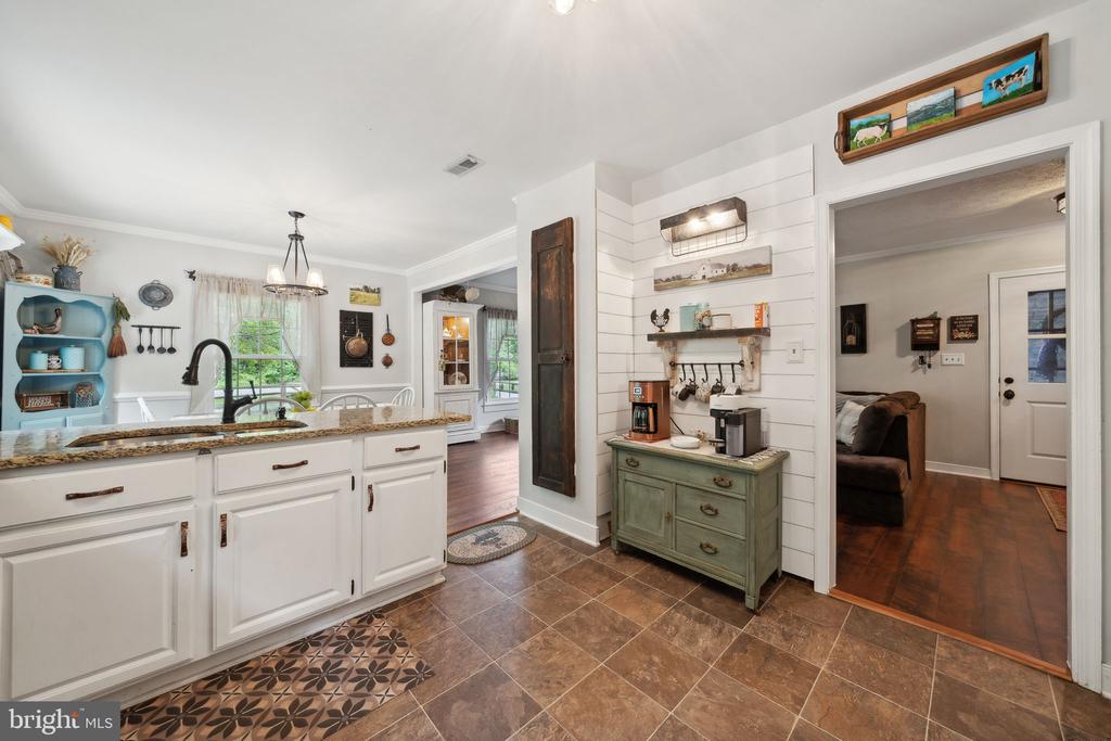 1218 White Oak Rd