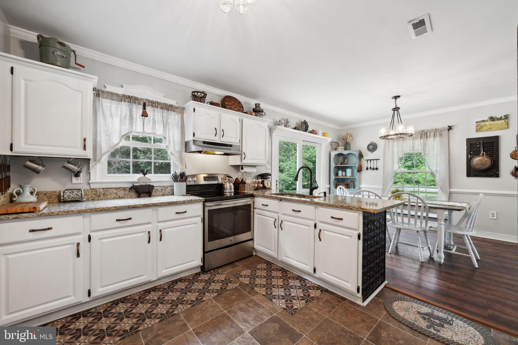 1218 White Oak Rd