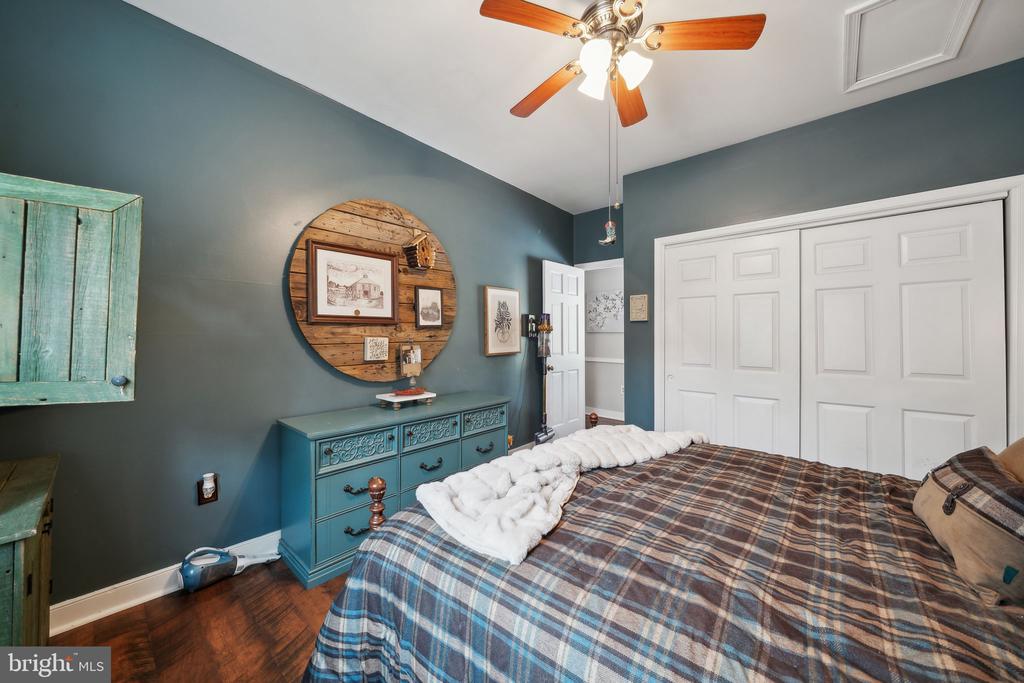 1218 White Oak Rd