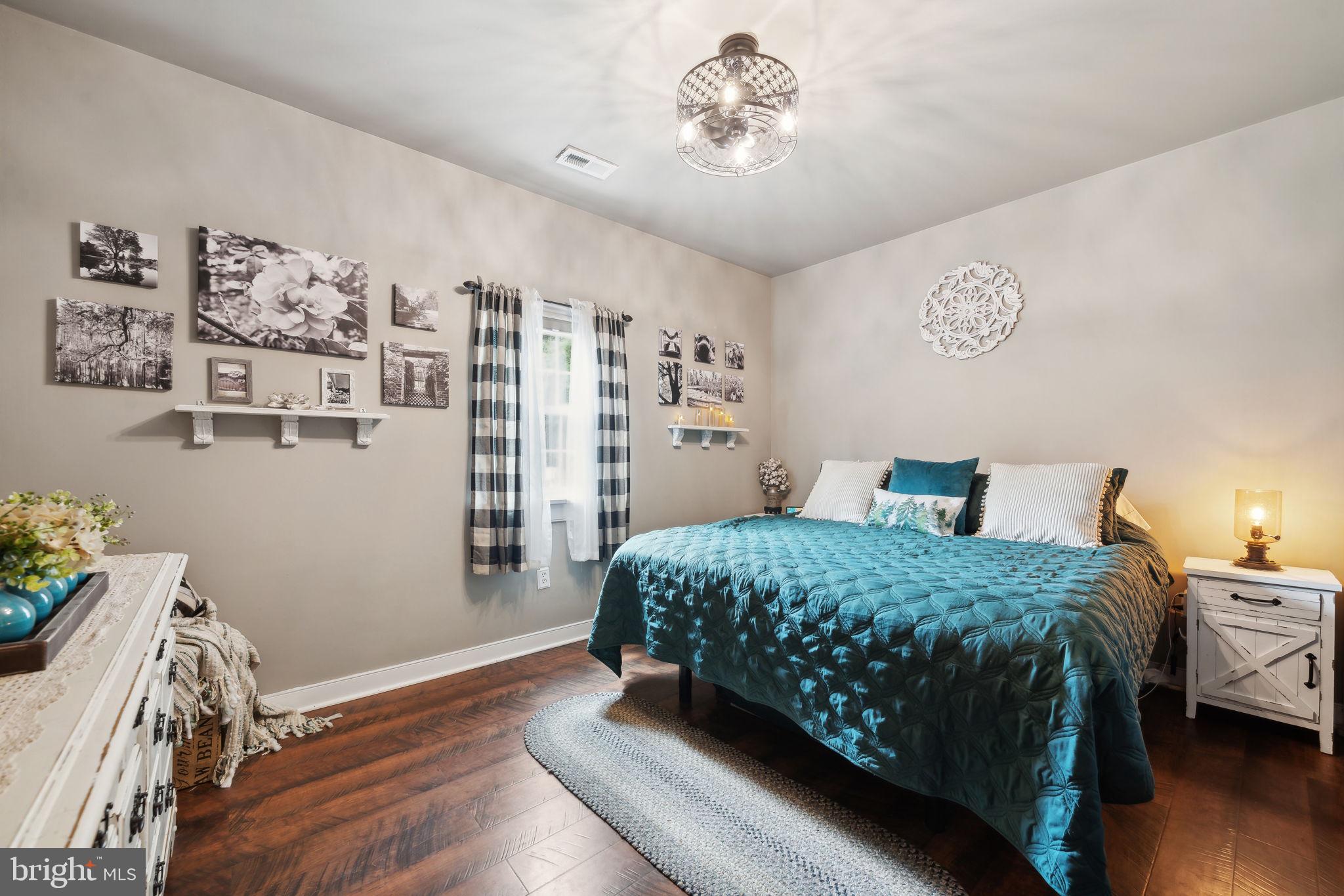 1218 White Oak Rd
