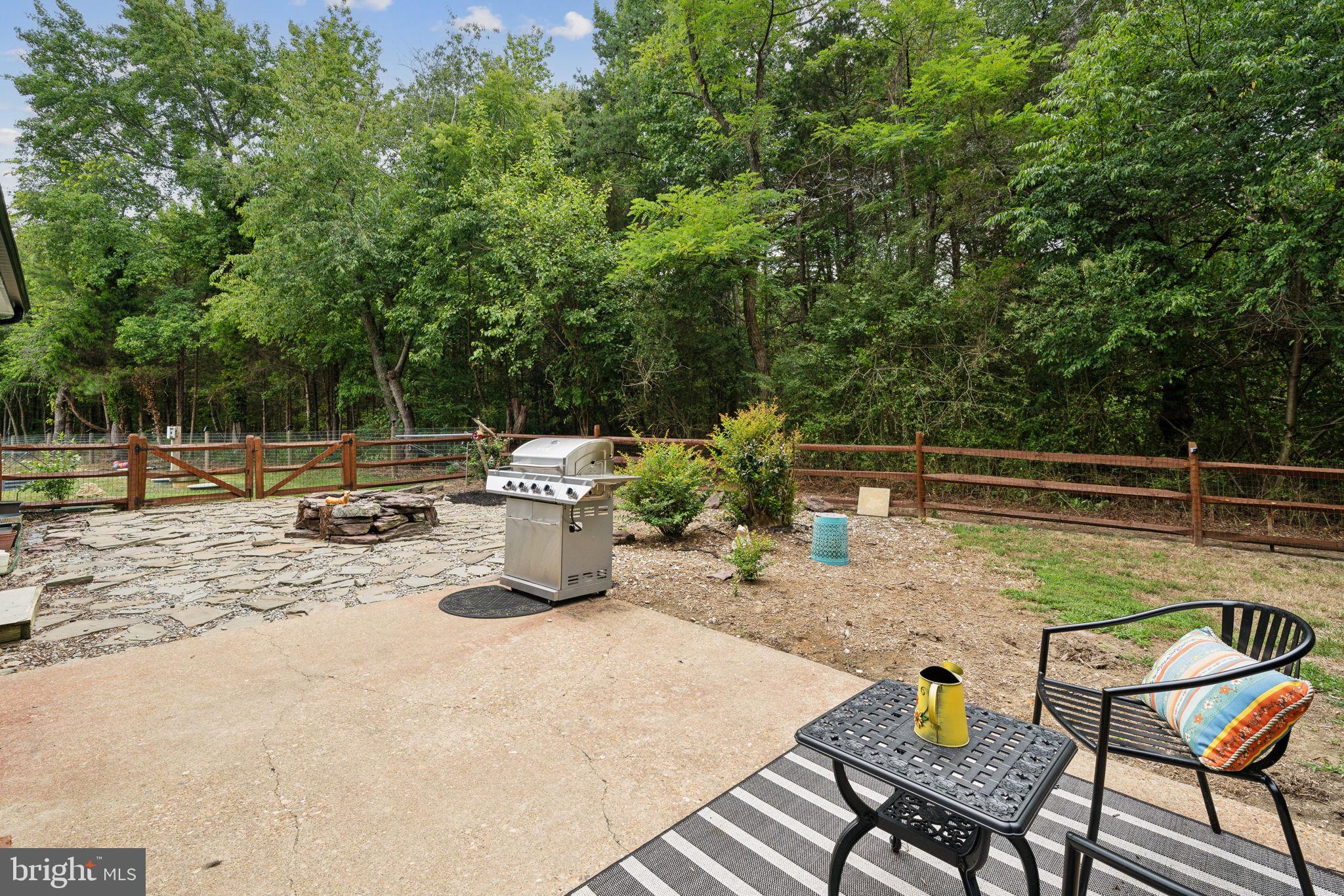 1218 White Oak Rd