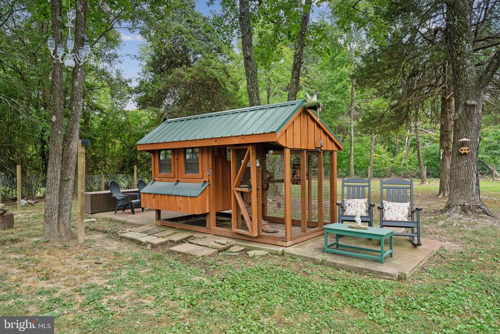 1218 White Oak Rd