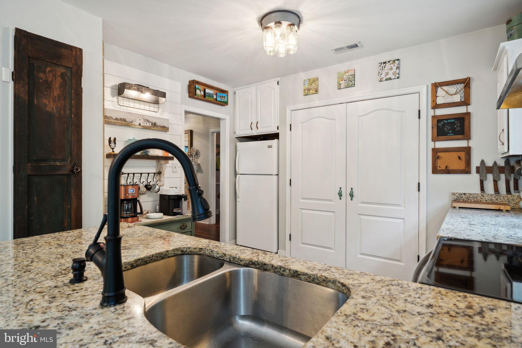 1218 White Oak Rd