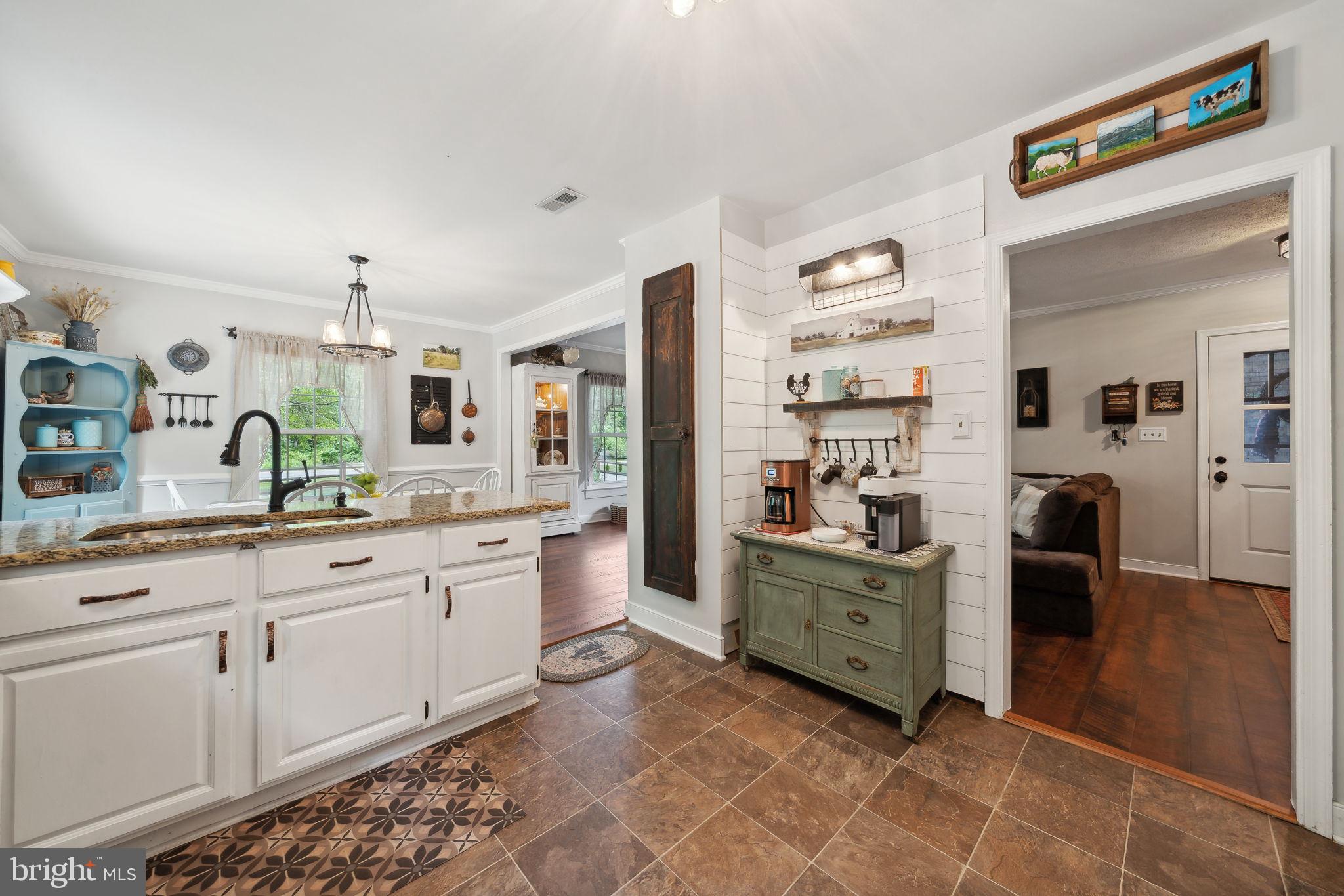 1218 White Oak Rd