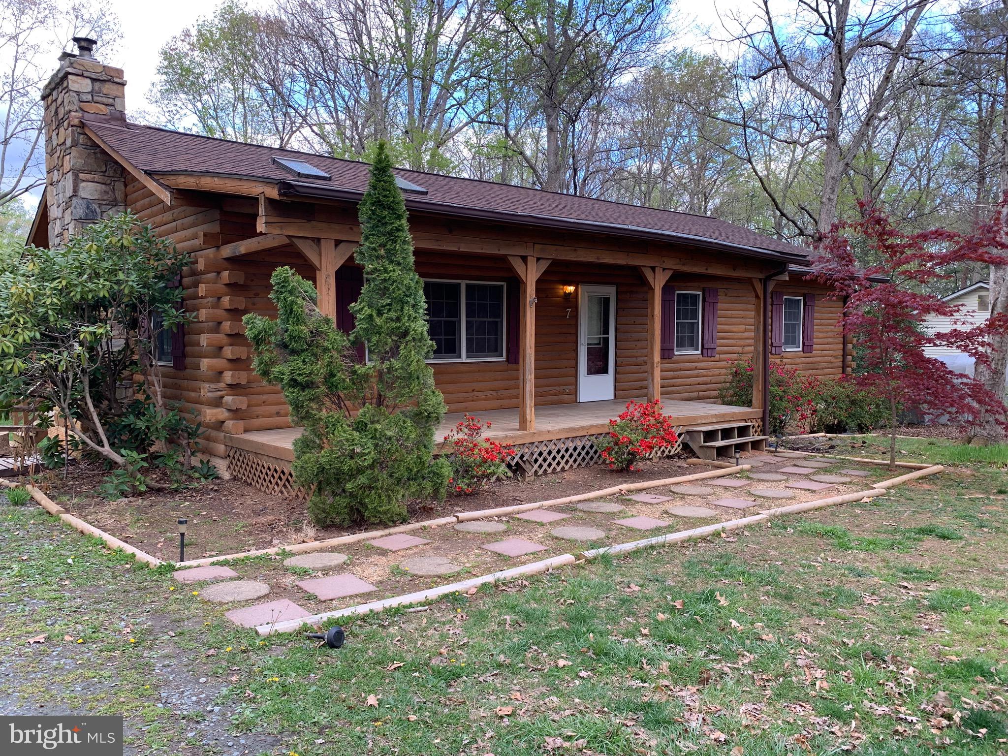 7 GLADE DR