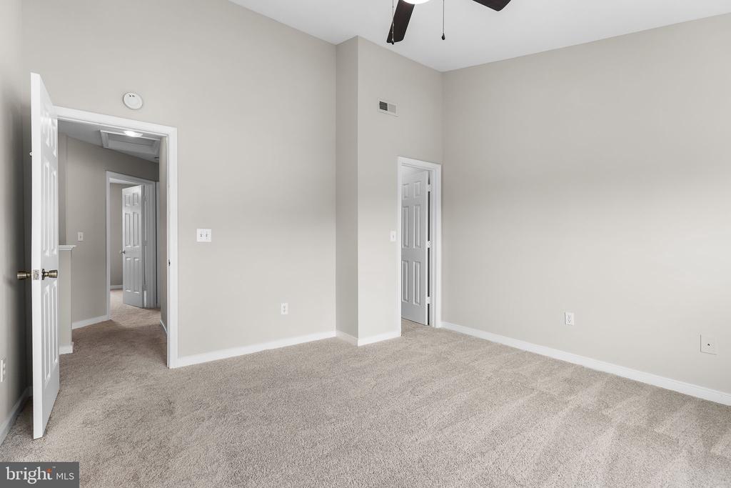 306 Crescent Blvd