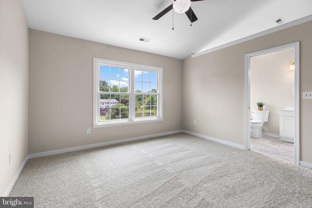 306 Crescent Blvd