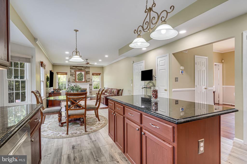 5 Forest Vista Ln