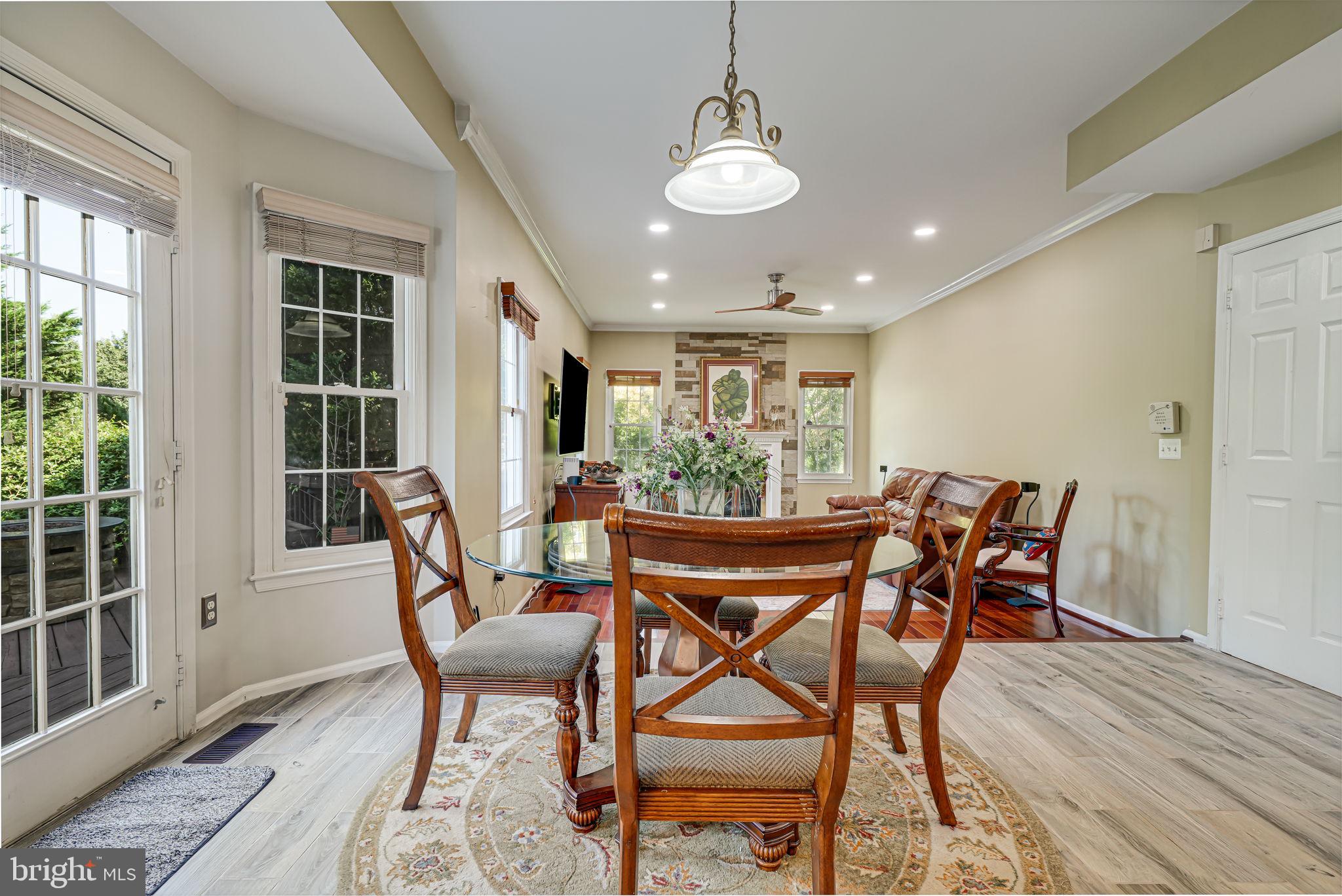 5 Forest Vista Ln