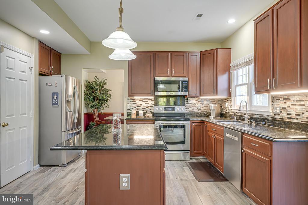 5 Forest Vista Ln