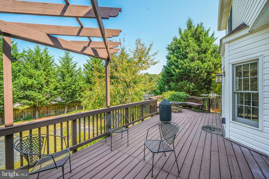 5 Forest Vista Ln