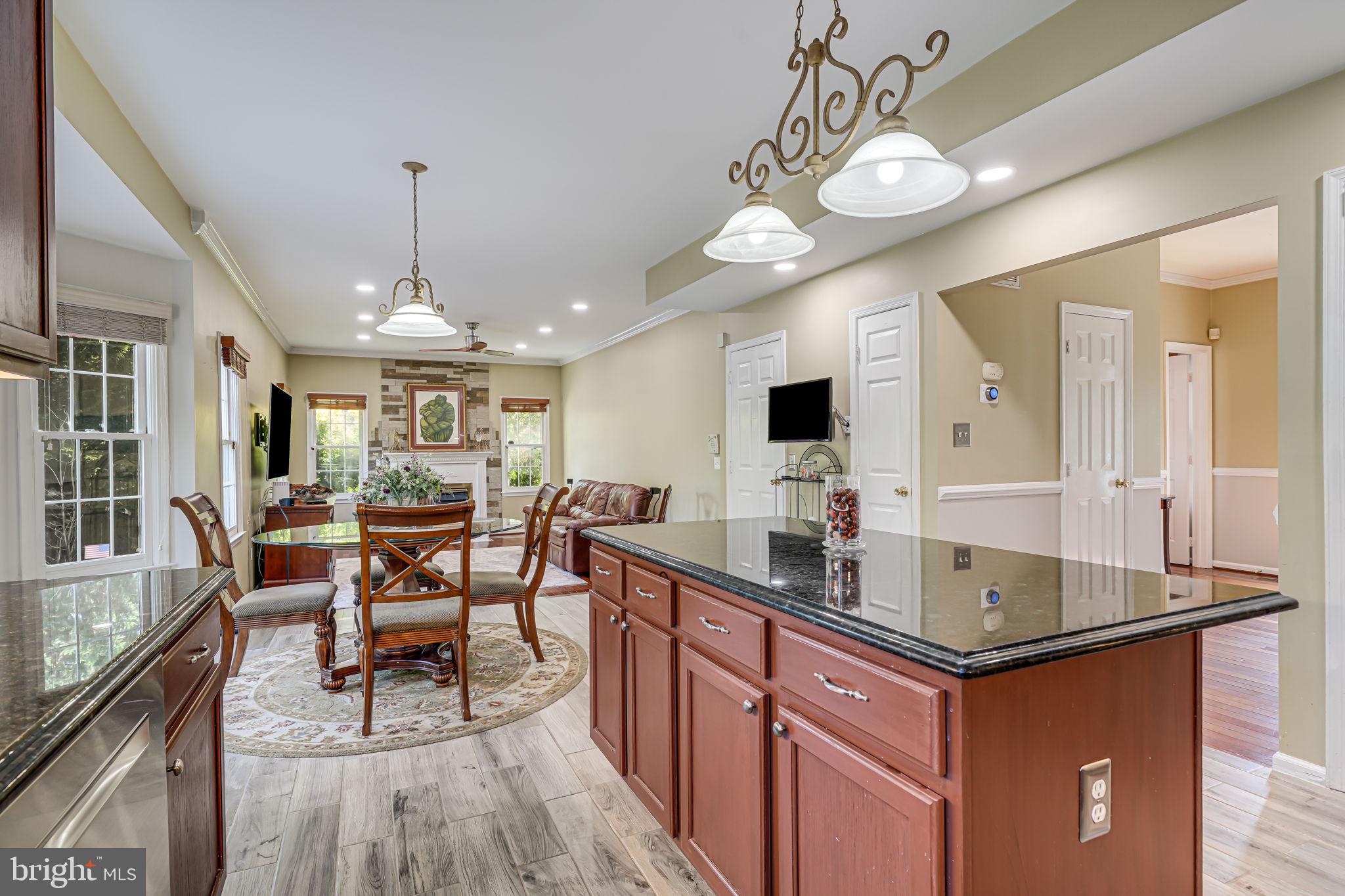 5 Forest Vista Ln