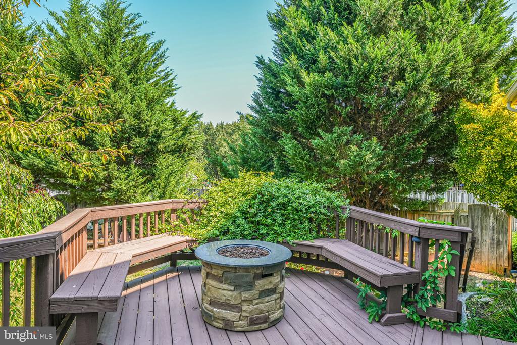 5 Forest Vista Ln