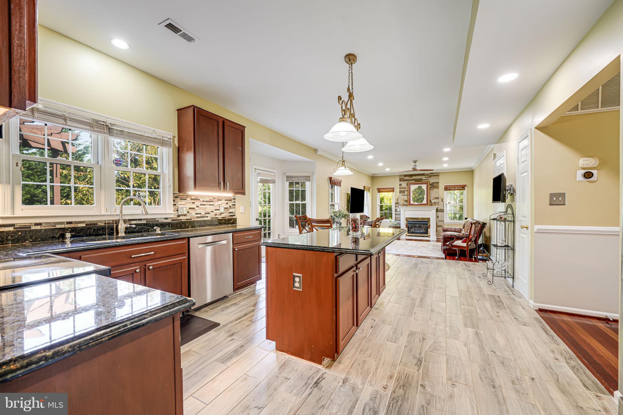 5 Forest Vista Ln