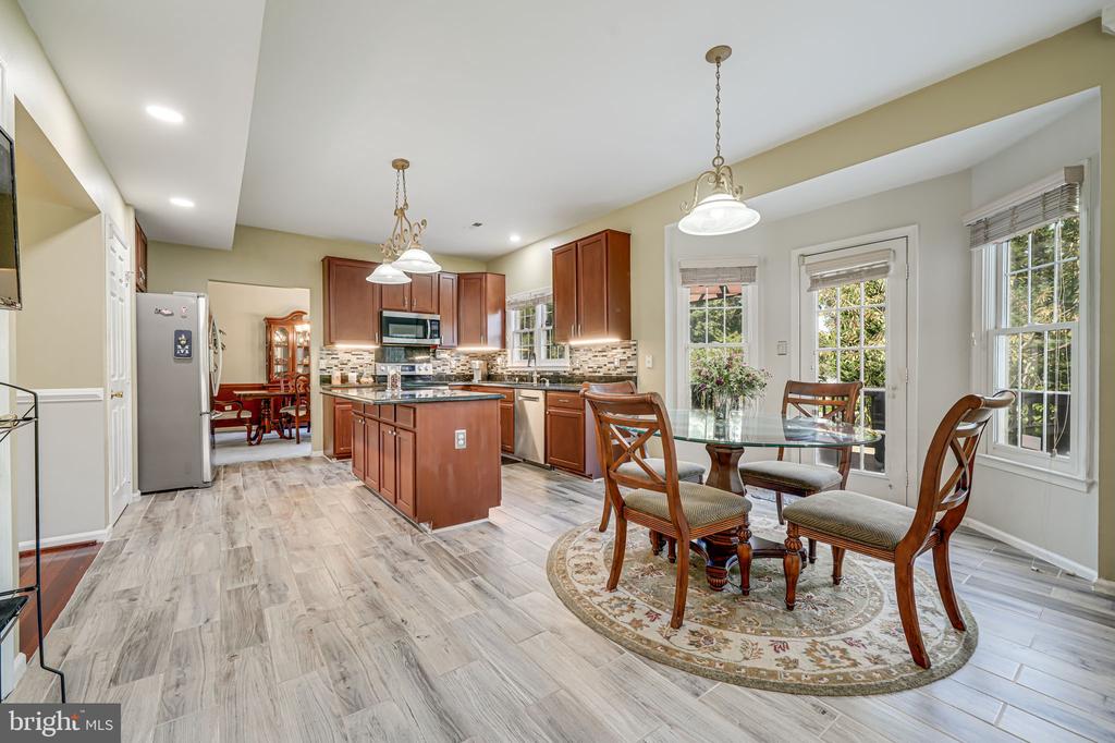 5 Forest Vista Ln