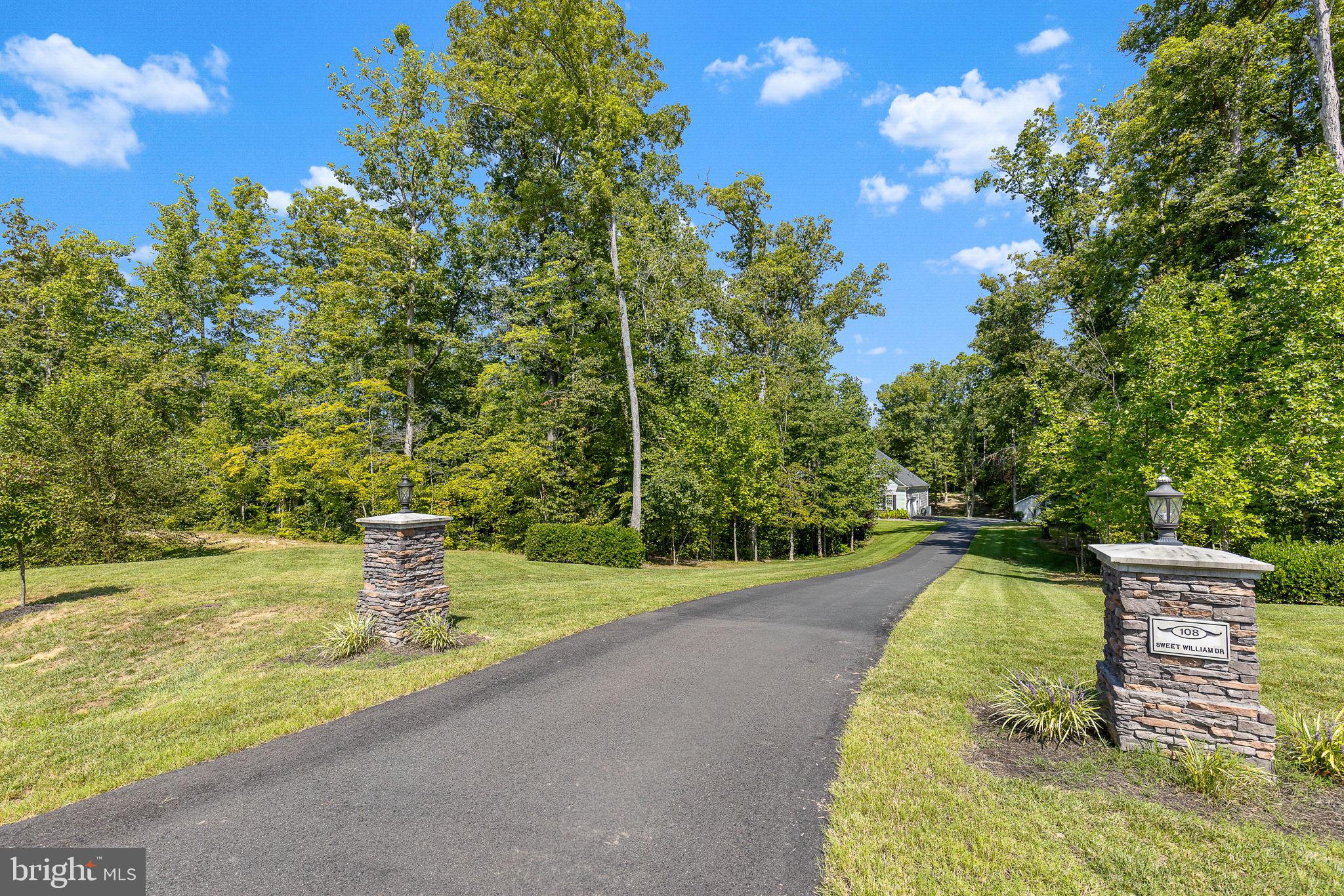 108 Sweet William Dr