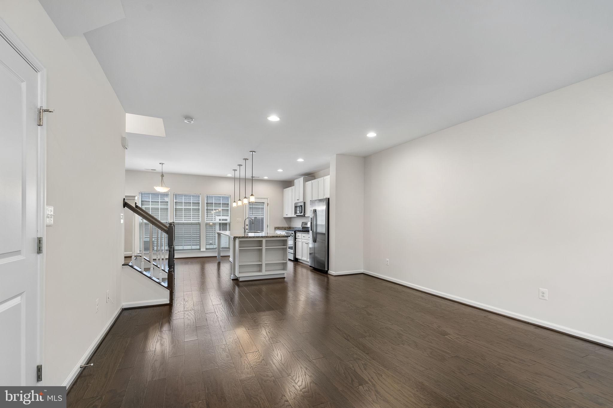 840 BASSWOOD DR