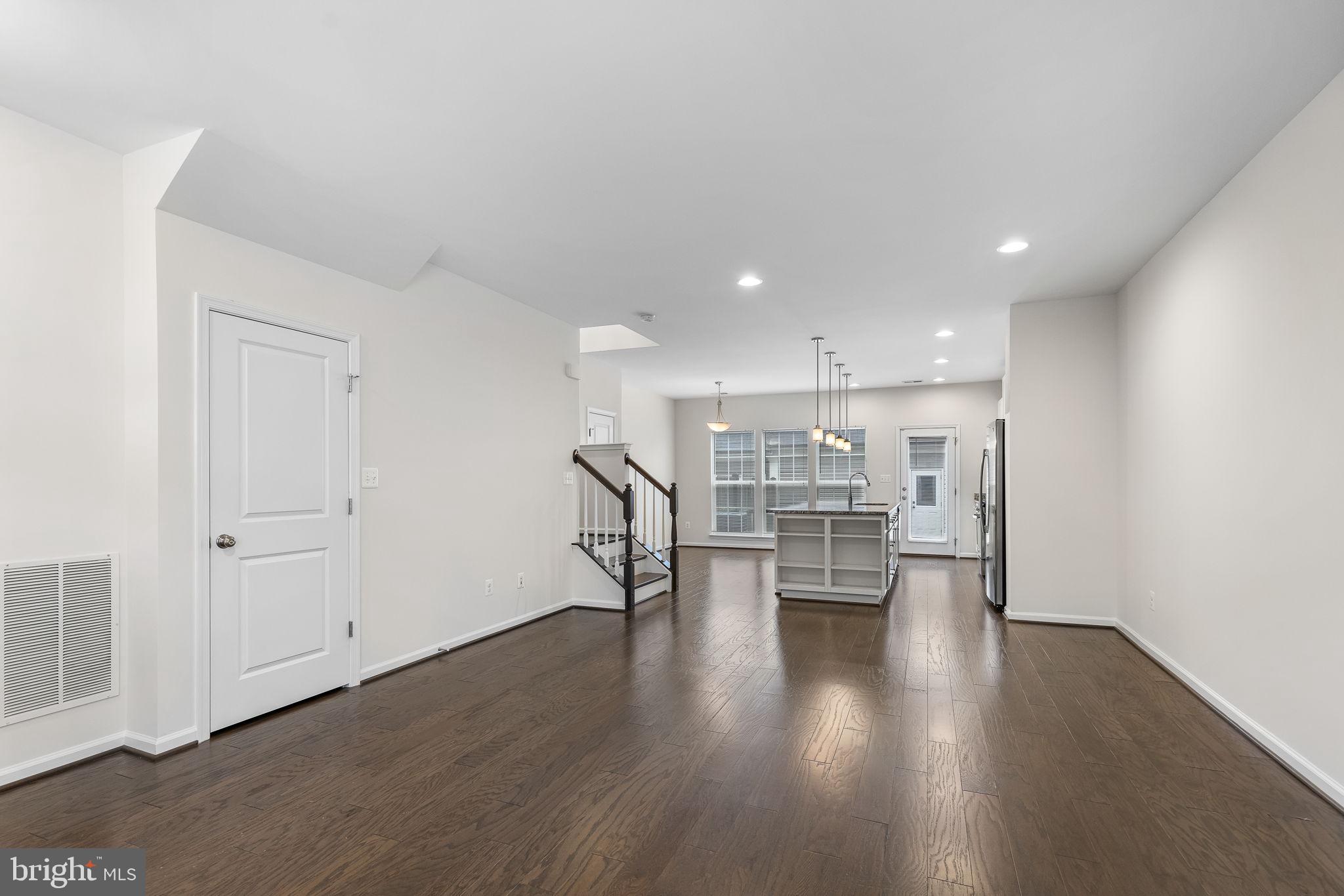 840 BASSWOOD DR