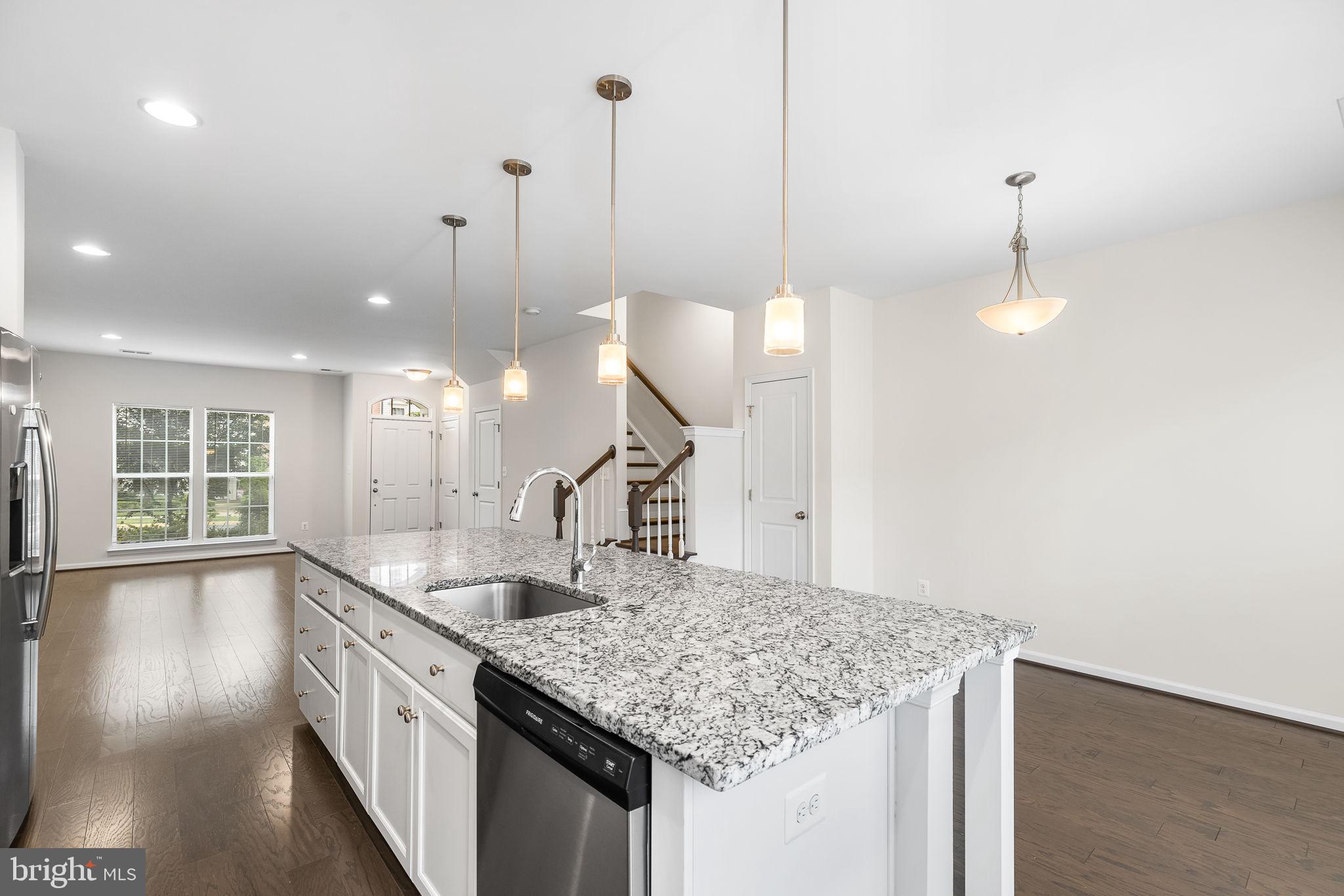 840 BASSWOOD DR