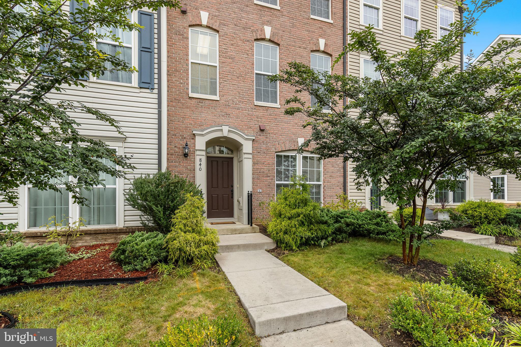 840 BASSWOOD DR