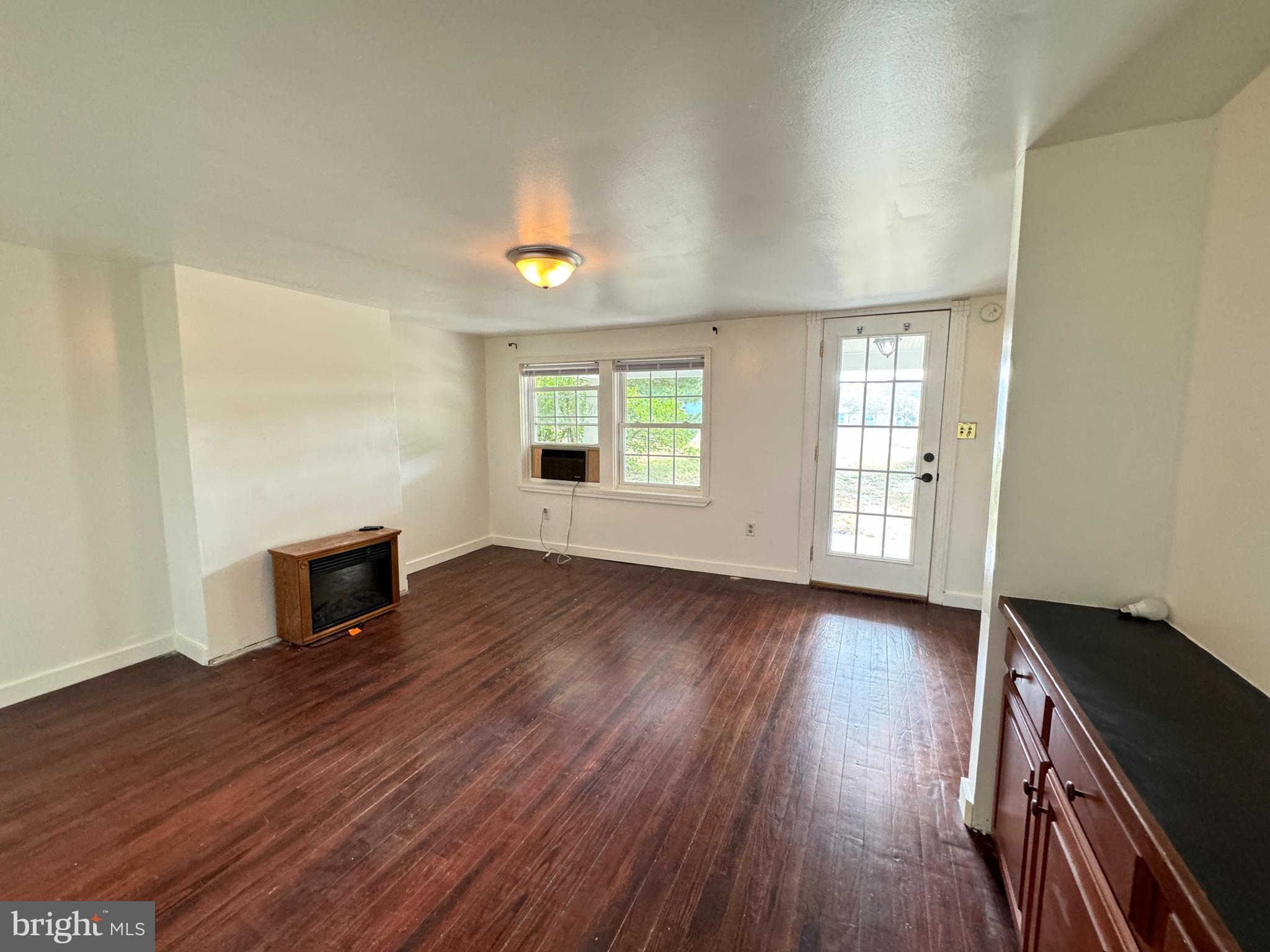 1005 MANNING DR