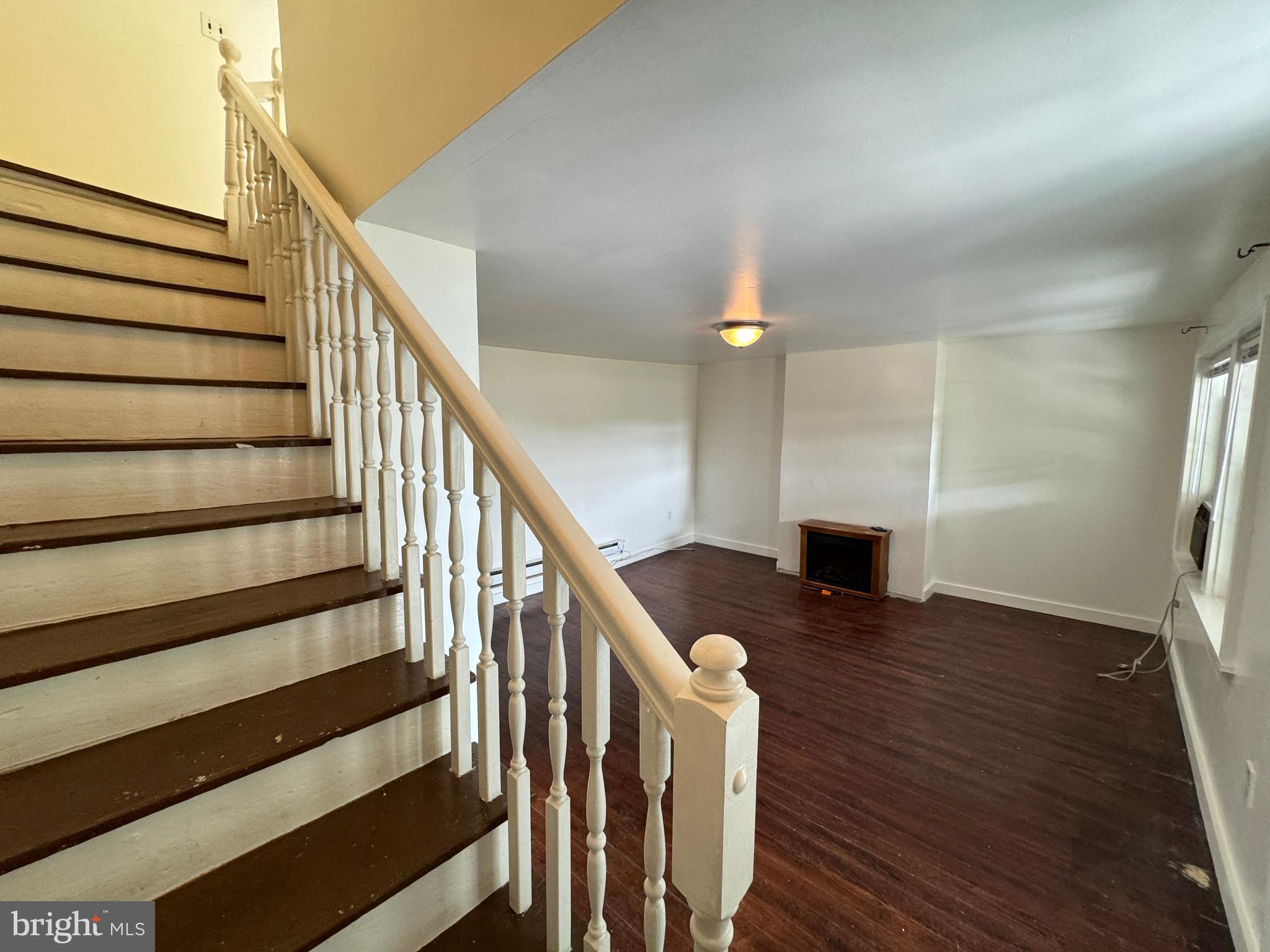 1005 MANNING DR