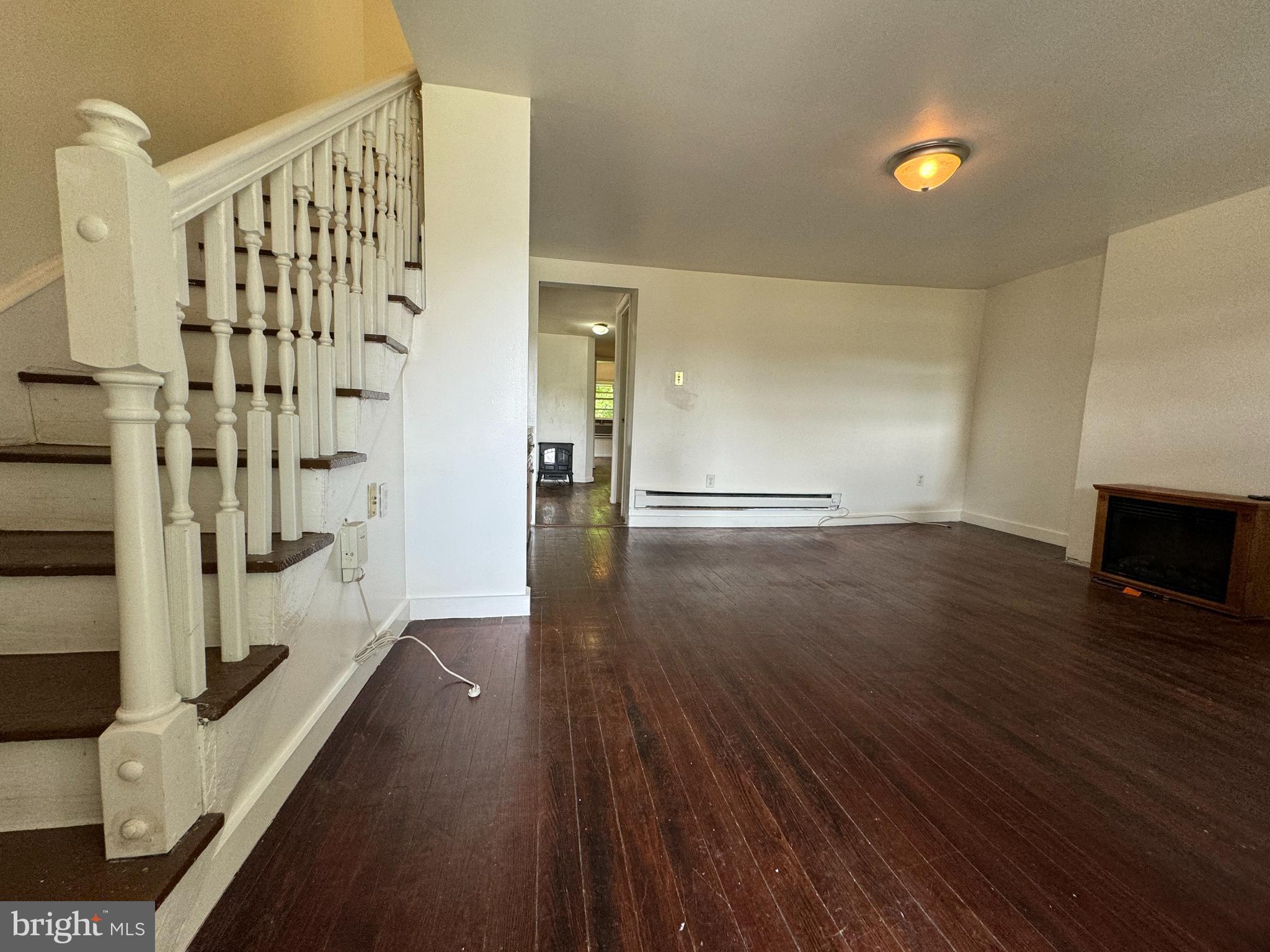 1005 MANNING DR