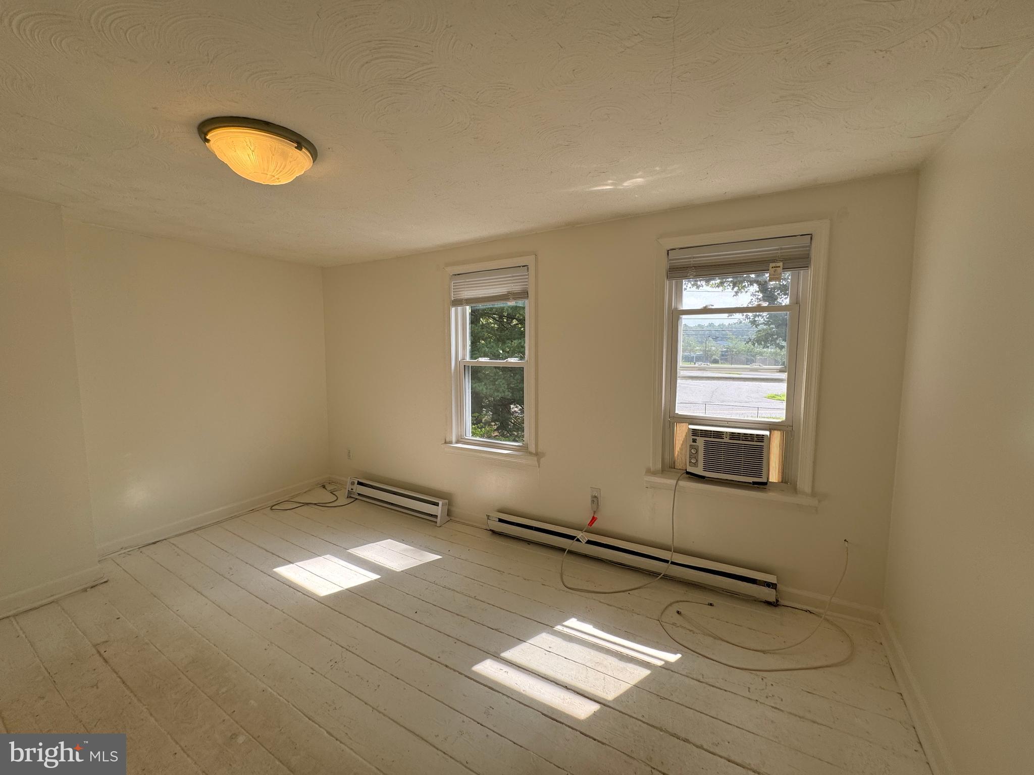 1005 MANNING DR